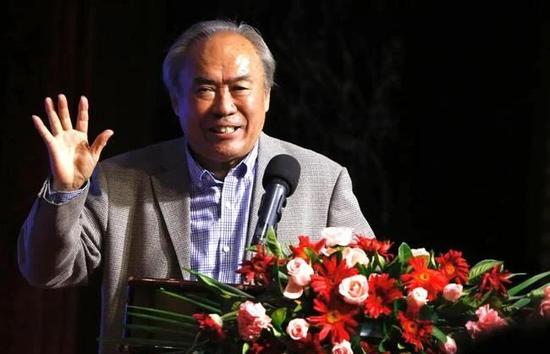 便惊呼道：你这情况看着好像很严重啊，不是去那种风月场所了？萧常乾别提多尴尬了，他哪去过什么风月场所，他无非就是跟自己的老婆涛声依旧了一把。